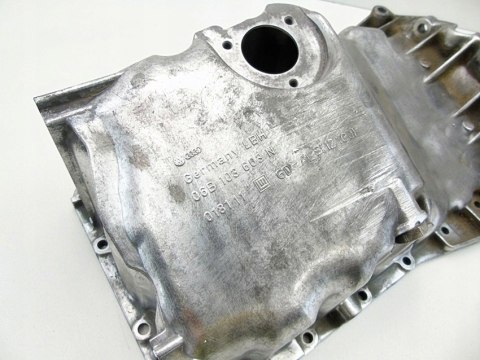 MISKA OLEJU 1.9 TDI PASSAT B5 SUPERB AUDI A4 B6 A6 C5 06B103603N MISKA OLEJU 1.9 TDI PASSAT B5 SUPERB AUDI A4 B6 A6 C5 06B103603N
