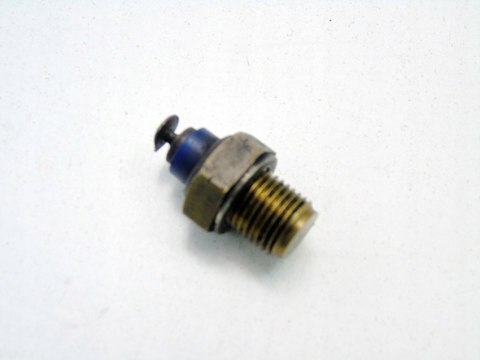 CZUJNIK TEMPERATURY WODY 2.5 TDI AUDI A4 A6 A8 PASSAT B5 SUPERB 049919563B CZUJNIK TEMPERATURY WODY 2.5 TDI AUDI A4 A6 A8 PASSAT B5 SUPERB 049919563B