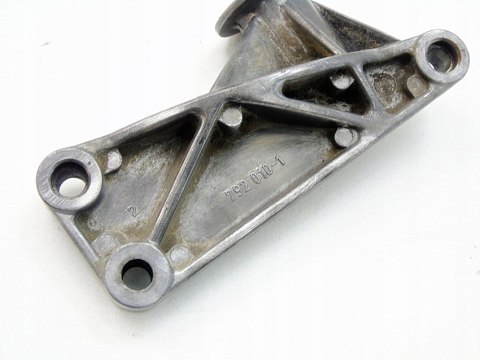 ŁAPA WSPORNIK ROLKI SILNIKA 2.5 TD DISCOVERY II L318 DEFENDER L316 ERR6949 ŁAPA WSPORNIK ROLKI SILNIKA 2.5 TD DISCOVERY II L318 DEFENDER L316 ERR6949