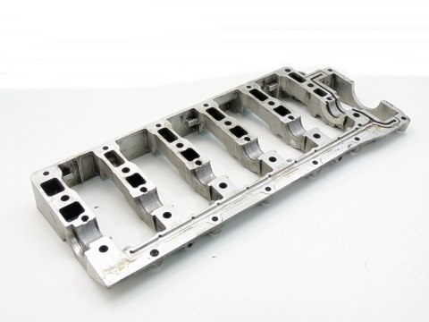 RAMKA POKRYWA WAŁKA ROZRZĄDU GŁOWICY 2.5 TD DISCOVERY II L318 DEFENDER L316 RAMKA POKRYWA WAŁKA ROZRZĄDU GŁOWICY 2.5 TD DISCOVERY II L318 DEFENDER L316