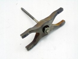 ŁAPKA MOCOWANIE WTRYSKIWACZA 2.2 HDI TDCI JUMPER BOXER DUCATO TRANSIT EURO4