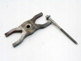 ŁAPKA MOCOWANIE WTRYSKIWACZA 2.2 HDI TDCI JUMPER BOXER DUCATO TRANSIT EURO4