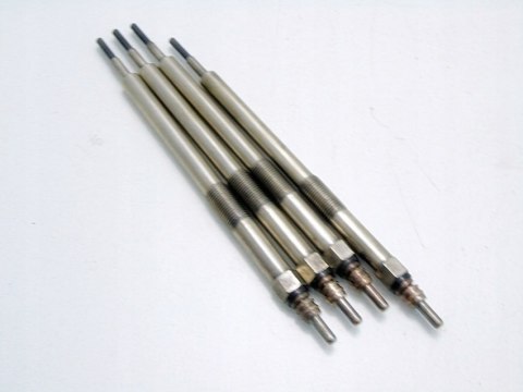 ŚWIECE ŻAROWE 2.0 DCI TRAFIC 2 VIVARO PRIMASTAR ESPACE 4 LAGUNA 8200546885