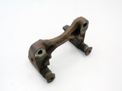 JARZMO TYŁ NISSAN ALMERA TINO 2002 2.2 DI A348 JARZMO TYŁ NISSAN ALMERA TINO 2002 2.2 DI A348