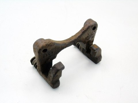 JARZMO TYŁ NISSAN ALMERA TINO 2002 2.2 DI A348 JARZMO TYŁ NISSAN ALMERA TINO 2002 2.2 DI A348