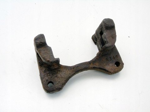 JARZMO TYŁ NISSAN ALMERA TINO 2002 2.2 DI A348 JARZMO TYŁ NISSAN ALMERA TINO 2002 2.2 DI A348