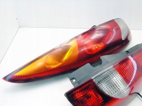 LAMPY TYŁ NISSAN ALMERA TINO 2002 2.2 DI 89304100 LAMPY TYŁ NISSAN ALMERA TINO 2002 2.2 DI 89304100