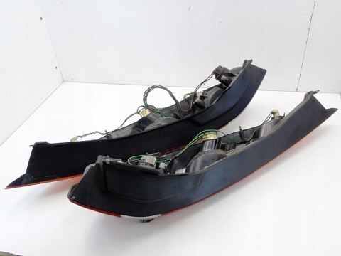 LAMPY TYŁ NISSAN ALMERA TINO 2002 2.2 DI 89304100 LAMPY TYŁ NISSAN ALMERA TINO 2002 2.2 DI 89304100