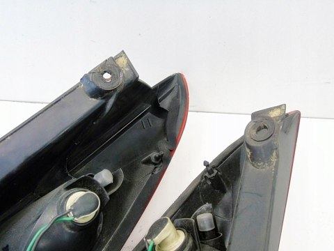 LAMPY TYŁ NISSAN ALMERA TINO 2002 2.2 DI 89304100 LAMPY TYŁ NISSAN ALMERA TINO 2002 2.2 DI 89304100