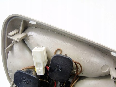 OŚWIETLENIE KABINY NISSAN ALMERA TINO 2002 2.2 DI 15517700 OŚWIETLENIE KABINY NISSAN ALMERA TINO 2002 2.2 DI 15517700