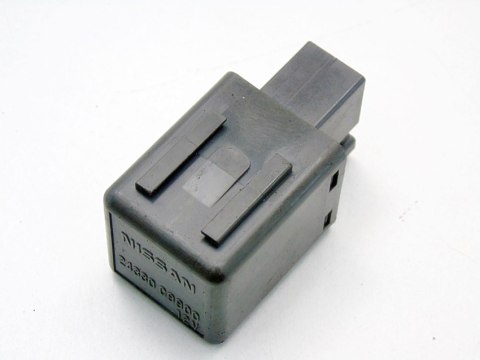 PRZEKAŹNIK NISSAN ALMERA TINO 2002 2.2 DI 24330C9900 PRZEKAŹNIK NISSAN ALMERA TINO 2002 2.2 DI 24330C9900