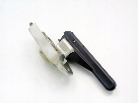 UCHWYT OTWIERANIA WLEWU PALIWA NISSAN ALMERA TINO 2002 2.2 DI UCHWYT OTWIERANIA WLEWU PALIWA NISSAN ALMERA TINO 2002 2.2 DI