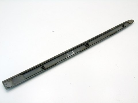 LISTWA DRZWI PRAWY TYŁ NISSAN ALMERA TINO 2002 2.2 DI 82870BU