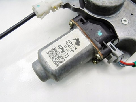 PODNOŚNIK SZYBY LEWY PRZÓD NISSAN ALMERA TINO 2002 2.2 DI 400601