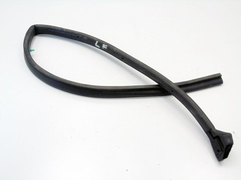 USZCZELKA LEWY PRZÓD NISSAN ALMERA TINO 2002 2.2 DI