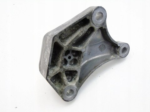 Łapa wspornik skrzyni biegów 1.4 1.6 16v Fiesta Fusion Mazda 2 3 Focus 2