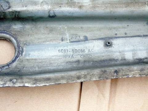 Pas przedni górny zamek maski Ford Transit 2007 6c11-5d066-ac