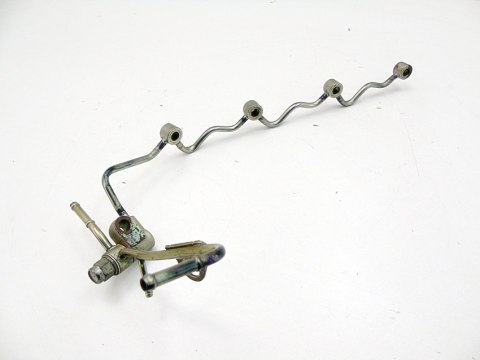 Przelewy paliwa wtryskiwaczy 2.2 D4D Avensis Rav4 Corolla Verso IS200 Auris