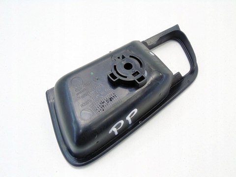 Osłona rozeta klamki wewnętrznej prawy przód Hyundai I30 FL 2010r