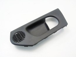 Osłona rozeta klamki wewnętrznej prawy przód Opel Meriva A 13215221