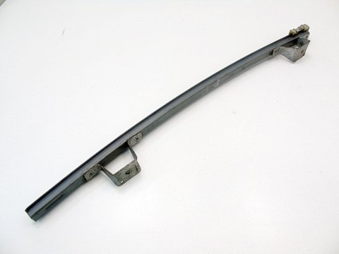 Prowadzenie szyby drzwi prawy przód Opel Meriva A 13205897