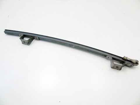 Prowadzenie szyby drzwi prawy przód Opel Meriva A 13205897