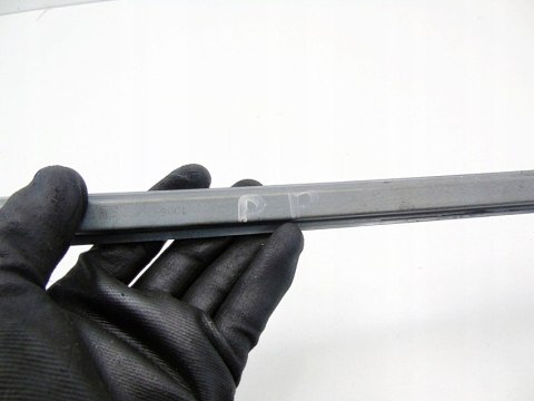 Prowadzenie szyby drzwi prawy przód Opel Meriva A 13205897