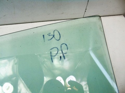 Szyba drzwi prawy przód Hyundai I30 FL 2010r