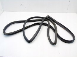 Uszczelka drzwi prawy przód Hyundai I30 FL 2010r