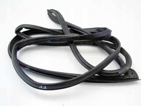 Uszczelka drzwi prawy przód Hyundai I30 FL 2010r