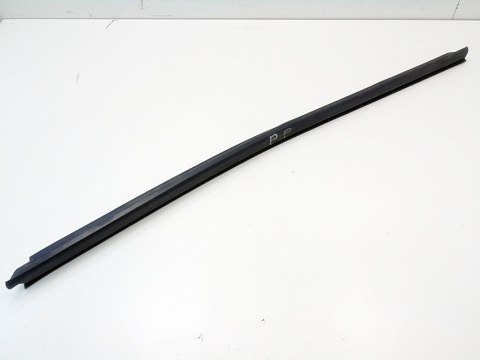 Uszczelka parapet wewnętrzny szyby prawy przód Opel Meriva A 13127032