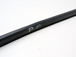 Uszczelka parapet wewnętrzny szyby prawy przód Opel Meriva A 13127032