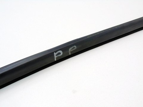 Uszczelka parapet wewnętrzny szyby prawy przód Opel Meriva A 13127032