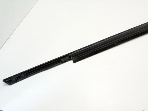 Uszczelka parapet zewnętrzny szyby lewy przód Opel Meriva A