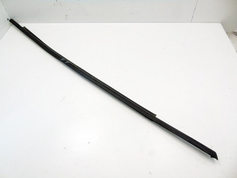 Uszczelka parapet zewnętrzny szyby prawy przód Opel Meriva A 093392730