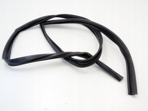 Uszczelka szyby drzwi prawy przód Hyundai I30 FL 2010r