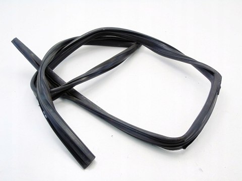 Uszczelka szyby drzwi prawy przód Hyundai I30 FL 2010r