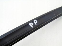 Uszczelka szyby drzwi prawy przód Hyundai I30 FL 2010r