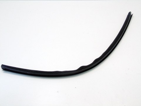 Uszczelka szyby drzwi prawy przód Hyundai I30 FL 2010r