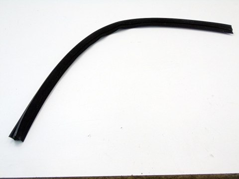 Uszczelka szyby drzwi prawy przód Hyundai I30 FL 2010r