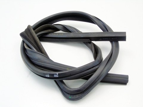 Uszczelka szyby drzwi prawy przód Opel Meriva A 13170905