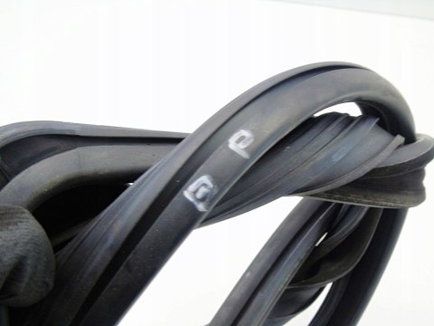 Uszczelka szyby drzwi prawy przód Opel Meriva A 13170905