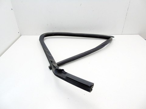 Uszczelka szyby drzwi prawy tył Renault Modus 2007