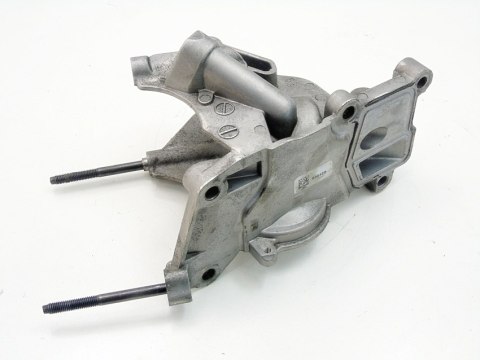 Obudowa pompy wody 1.6 D4D D Verso Auris Avensis Mini One Clubman Countryma