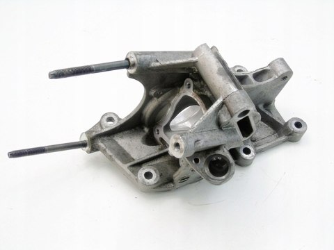 Obudowa pompy wody 1.6 D4D D Verso Auris Avensis Mini One Clubman Countryma