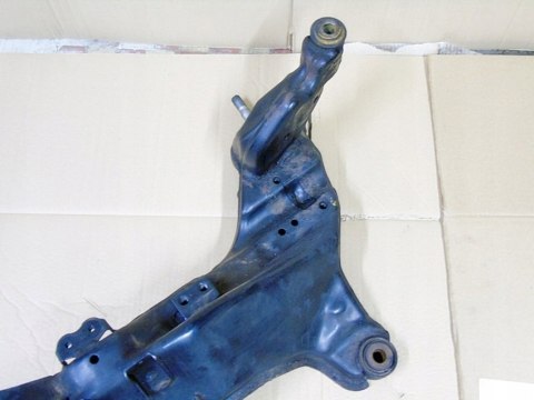 Belka trawers sanki kołyska zawieszenia przód Nissan Almera Tino 2002