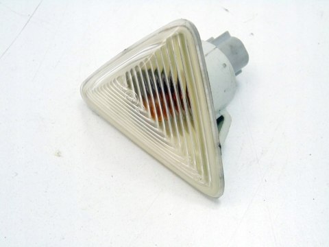 Kierunkowskaz boczny błotnika Mitsubishi Colt VI [2004 - 2008] MR957363