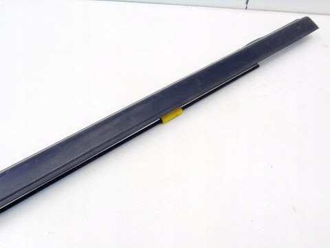 Listwa osłona drzwi lewy przód Nissan Almera Tino 2002