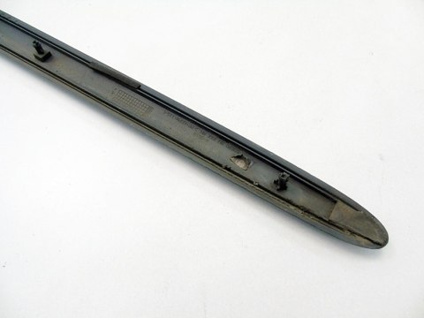 Listwa osłona drzwi prawy przód Nissan Almera Tino 2002