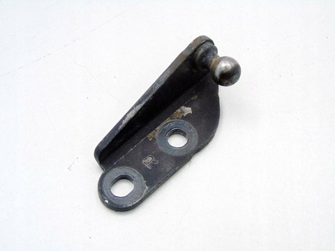 Mocowanie sworzeń siłownika klapy bagażnika prawe Nissan Almera Tino 2002